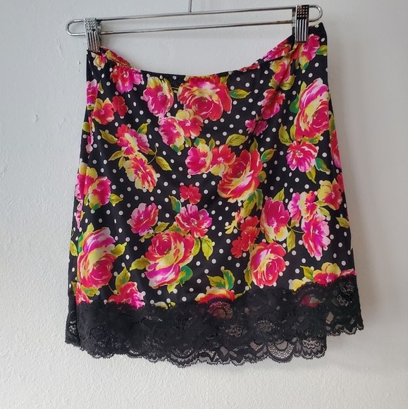 Nwot! Victoria's Secret slip - Picture 1 of 4